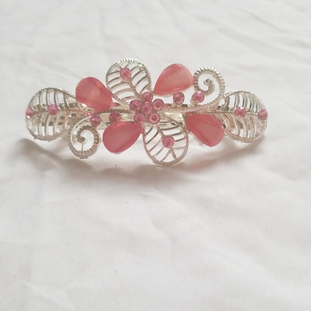 ❤SALE NWOT pink flower hair clip